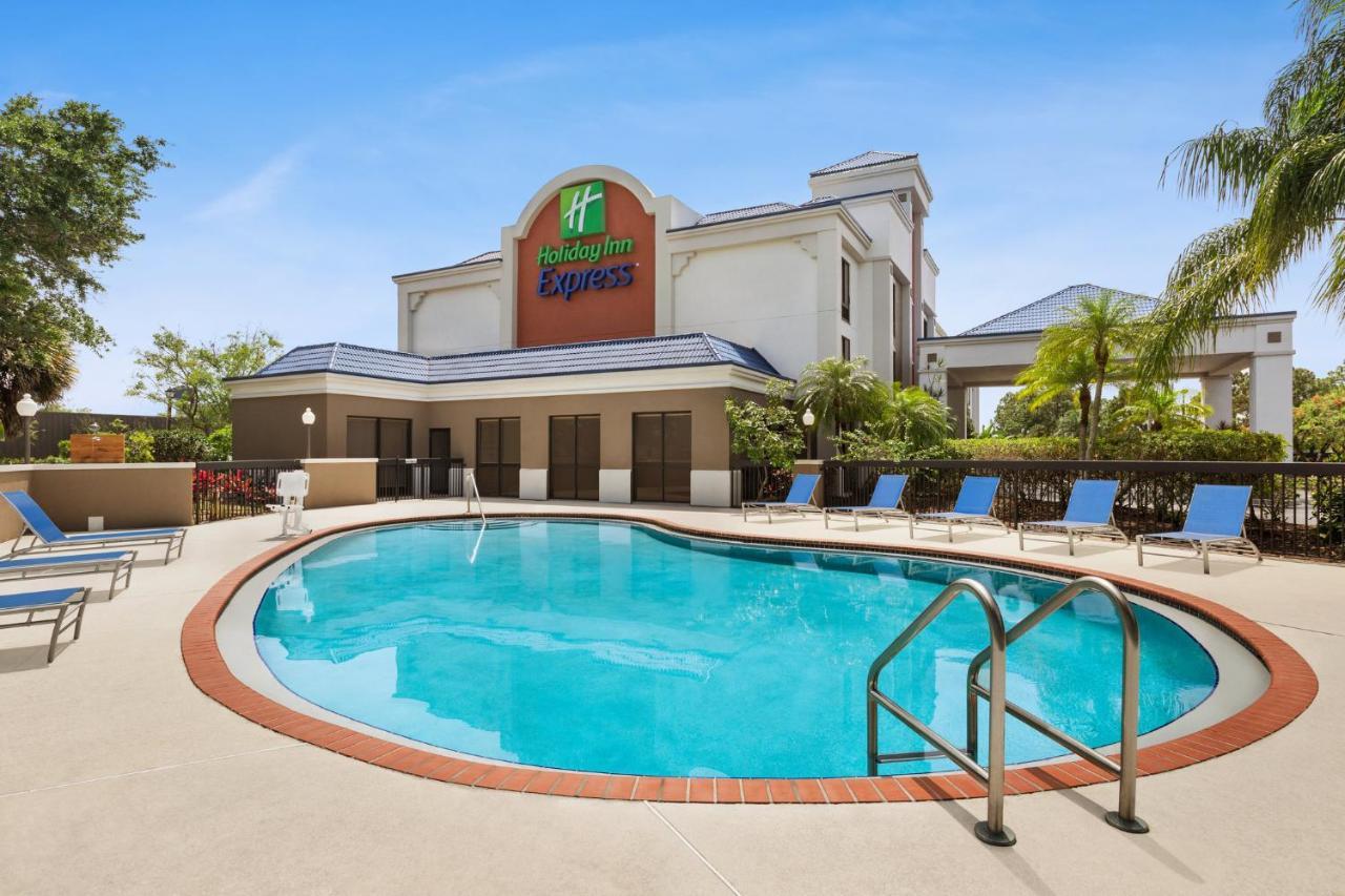 Holiday Inn Express Vero Beach-West I-95 By Ihg Εξωτερικό φωτογραφία